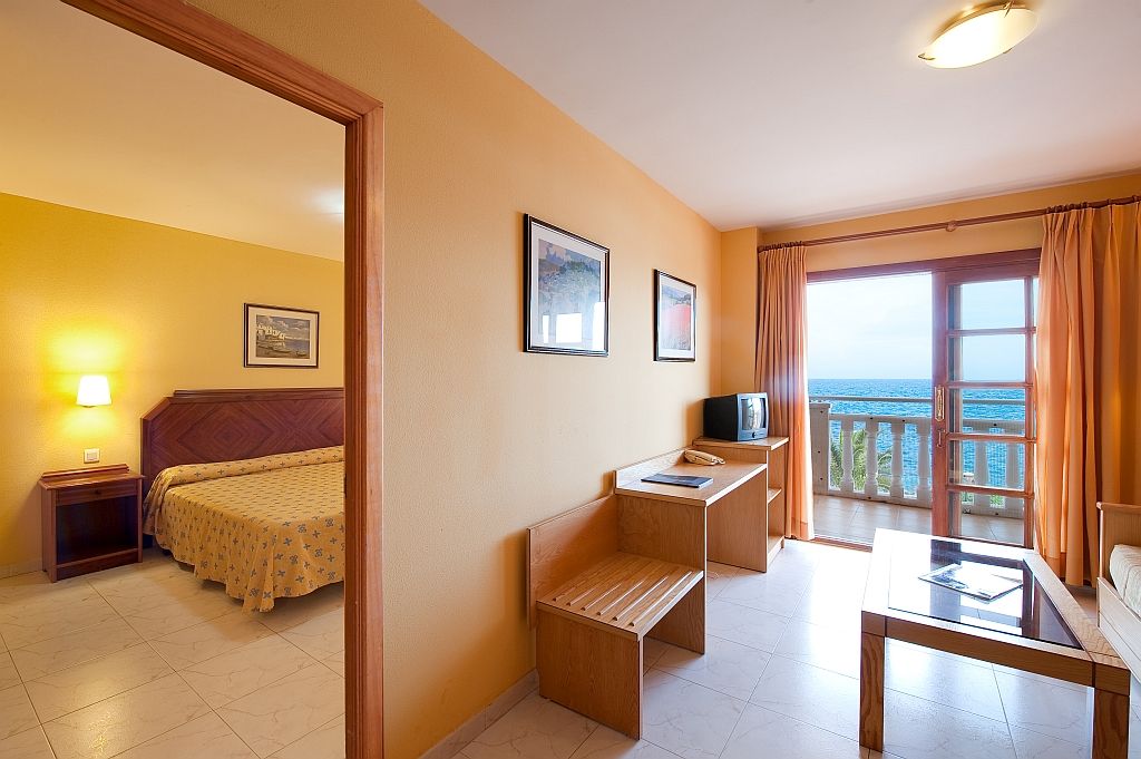 Elba Castillo San Jorge & Antigua Suite Hotel Калета-де-Фусте Номер фото
